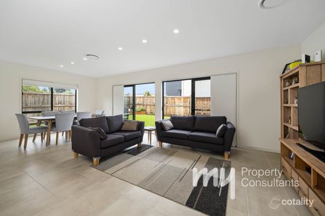 Property photo of 5 Golding Way Gledswood Hills NSW 2557