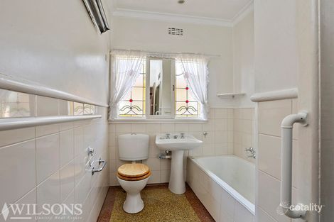 Property photo of 4 Pine Avenue North Shore VIC 3214