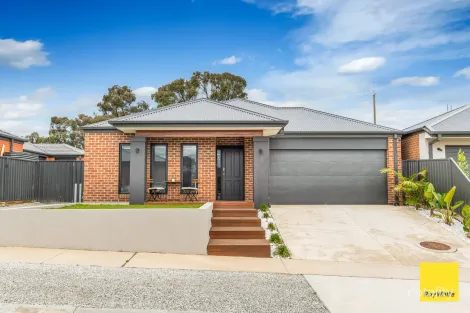 31 Ucres Way, Golden Square, VIC 3555