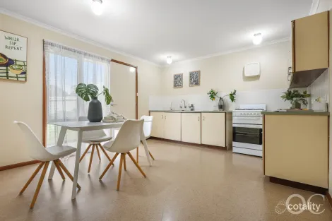 Property photo of 10 Lorne Crescent Huntfield Heights SA 5163