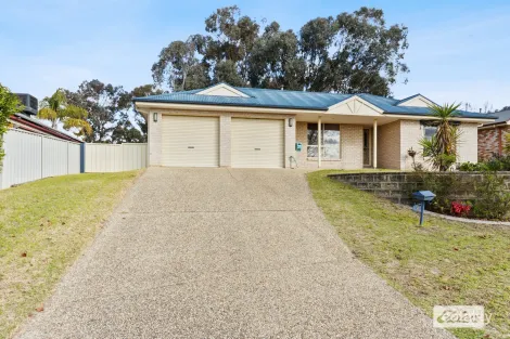 9 Inverness St, West Wodonga, VIC 3690