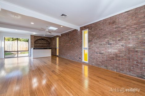 Property photo of 19 Windsor Avenue Mount Waverley VIC 3149