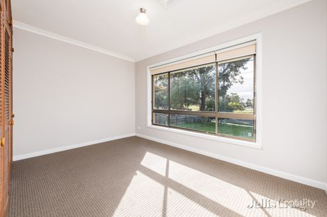 Property photo of 19 Windsor Avenue Mount Waverley VIC 3149