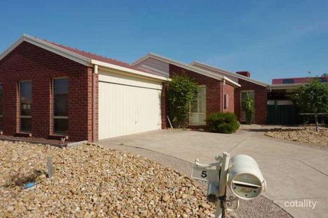 5 Mcquillan Way, Burnside, VIC 3023