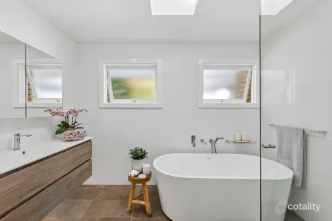 Property photo of 1 Ventura Place Warriewood NSW 2102