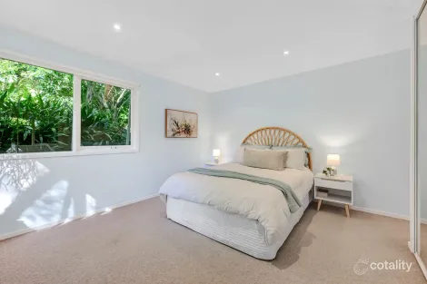 Property photo of 1 Ventura Place Warriewood NSW 2102