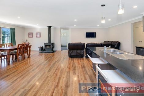 Property photo of 27 Billabong Road Haddon VIC 3351