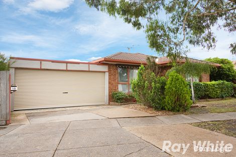 Property photo of 10 Gullquist Way Pakenham VIC 3810