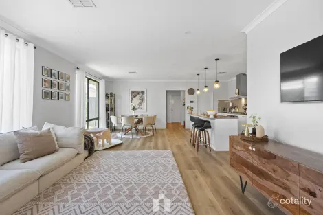 Property photo of 18 Clementine Boulevard Treeby WA 6164