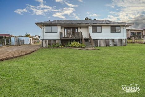 Property photo of 35 Phipps Drive Meringandan West QLD 4352