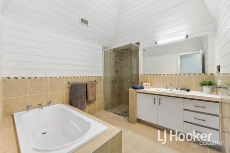 Property photo of 44 Strathavan Drive Berwick VIC 3806