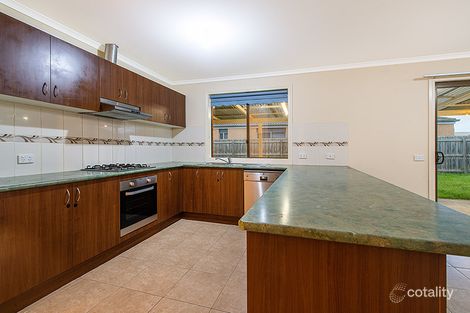 Property photo of 8 Danae Place Cranbourne West VIC 3977