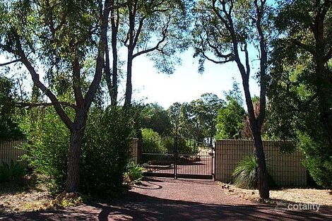 26 Bolt Ct, Lesmurdie, WA 6076