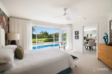 Property photo of 32 Meadowlake Drive Carrara QLD 4211