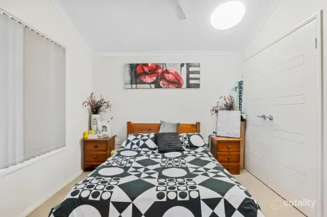 Property photo of 1/2-40 Koplick Road Chambers Flat QLD 4133