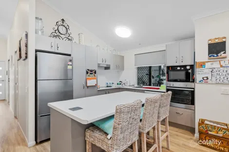 Property photo of 1/2-40 Koplick Road Chambers Flat QLD 4133