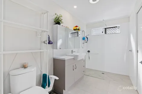 Property photo of 1/2-40 Koplick Road Chambers Flat QLD 4133