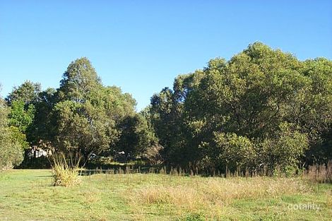 Property photo of 4 Randolph Street Beachmere QLD 4510