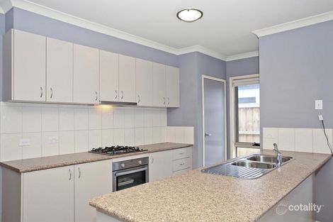 Property photo of 8 Crossway Avenue Tarneit VIC 3029