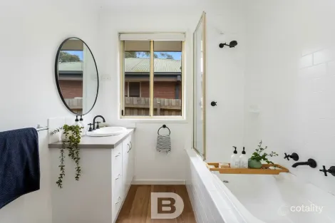 Property photo of 4 High Street Woodend VIC 3442