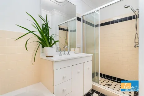 Property photo of 21/75 Brown Street Labrador QLD 4215