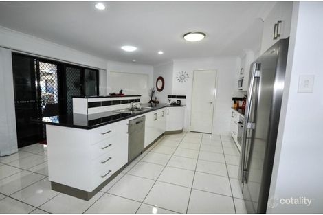 Property photo of 4 Salisbury Place Ooralea QLD 4740