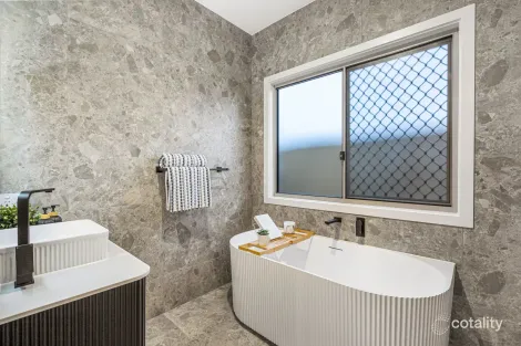 Property photo of 5 Alpine Street Chambers Flat QLD 4133