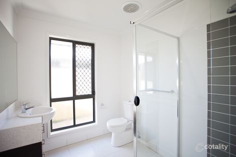 Property photo of 1/8 Halifax Place Rural View QLD 4740