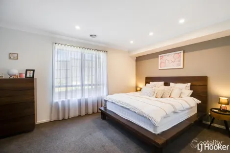 Property photo of 31 Hollyhoke Drive Maddingley VIC 3340