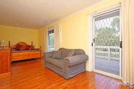 Property photo of 34 De Havilland Avenue Strathmore Heights VIC 3041