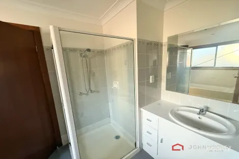 Property photo of 92 Undurra Drive Glenfield Park NSW 2650