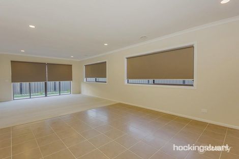 Property photo of 32 Maxwelton Circuit Derrimut VIC 3026