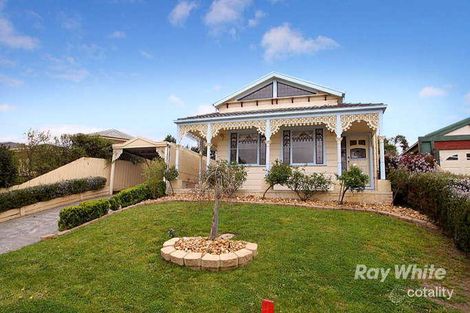Property photo of 36 Allunga Parade Berwick VIC 3806