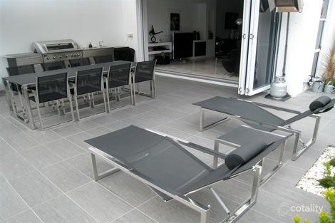 Property photo of 1/23 Illawong Street Surfers Paradise QLD 4217