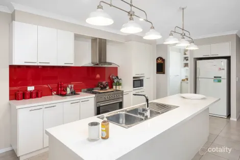 Property photo of 31 Muttama Parade Gobbagombalin NSW 2650