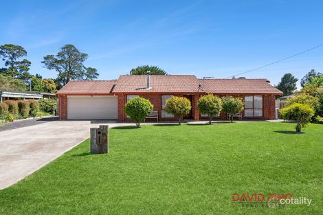 27 White Ave, Romsey, VIC 3434