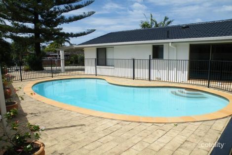 Property photo of 1 Cedar Place Broadbeach Waters QLD 4218