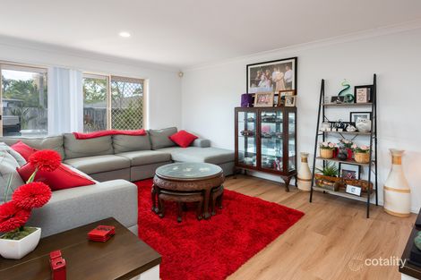 Property photo of 21 Enderbury Crescent Pacific Pines QLD 4211