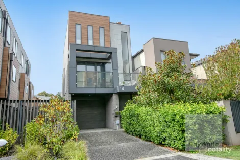 Property photo of 18 Collared Close Bundoora VIC 3083