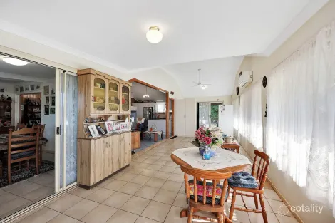 Property photo of 11 Redridge Crescent Redridge QLD 4660