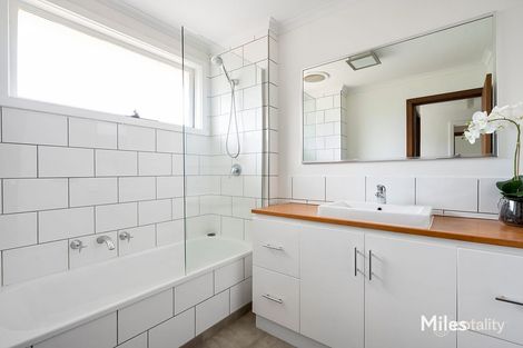 Property photo of 2/33 Parkhill Road Kew VIC 3101