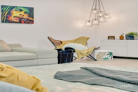 Property photo of 24 Emblem Way Craigieburn VIC 3064