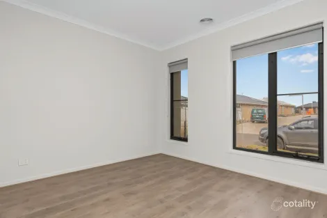 Property photo of 39 Inglewood Drive Werribee VIC 3030
