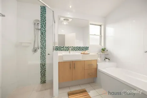 Property photo of 10 Leybourne Street Chelmer QLD 4068