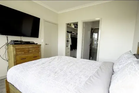 Property photo of 13 Toolern Waters Drive Weir Views VIC 3338