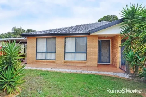 19 Treelands Ave, Ingleburn, NSW 2565