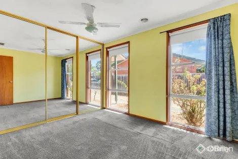 Property photo of 3 Parrakeet Road Werribee VIC 3030