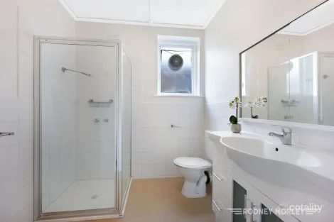 Property photo of 2/29 Narong Road Caulfield North VIC 3161