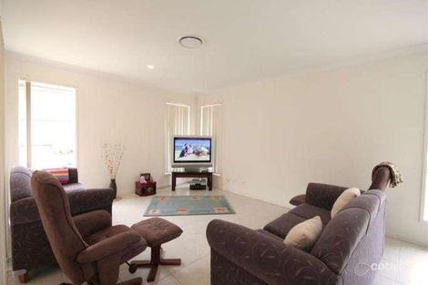 Property photo of 8 Unley Place Forest Lake QLD 4078