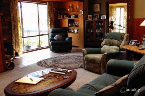Property photo of 11 Eleventh Parade Raymond Island VIC 3880
